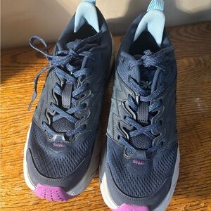 Hoka One OneWomen's Anacapa Breeze Navy Athletic Trail Sneakers, 7.5B